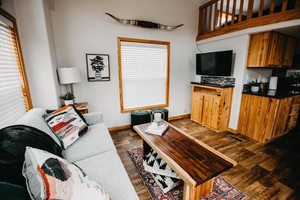 The Longhorn Cabin - Cabins At Rim Rock Austin Eksteriør bilde